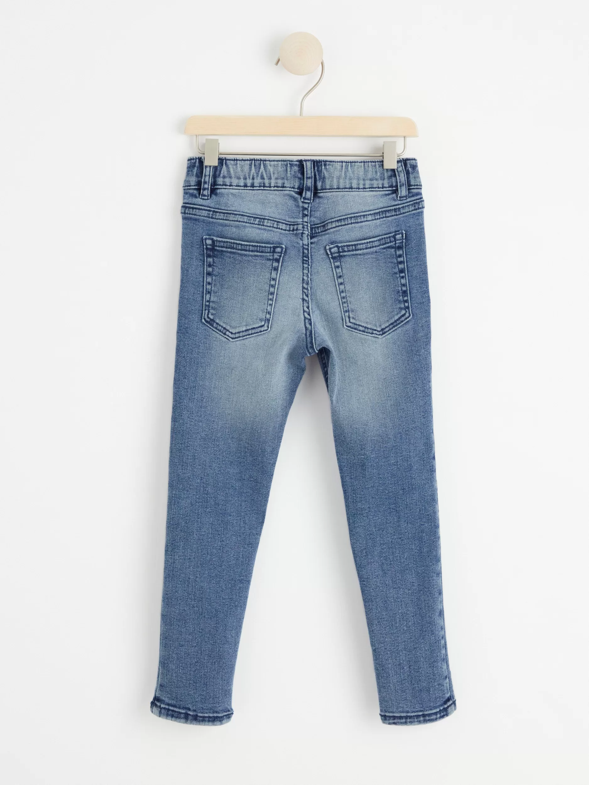 Lindex Jeans<Sam Smal, Superelastisk Jeans Med Normalt Liv Og Pull-Up-Stil Denim